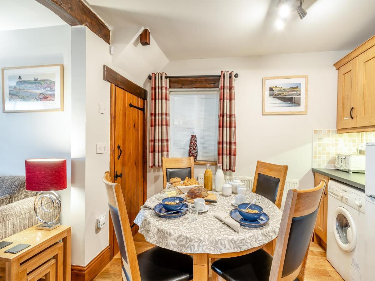 Nans Cottage - Uk43350 휫비 외부 사진