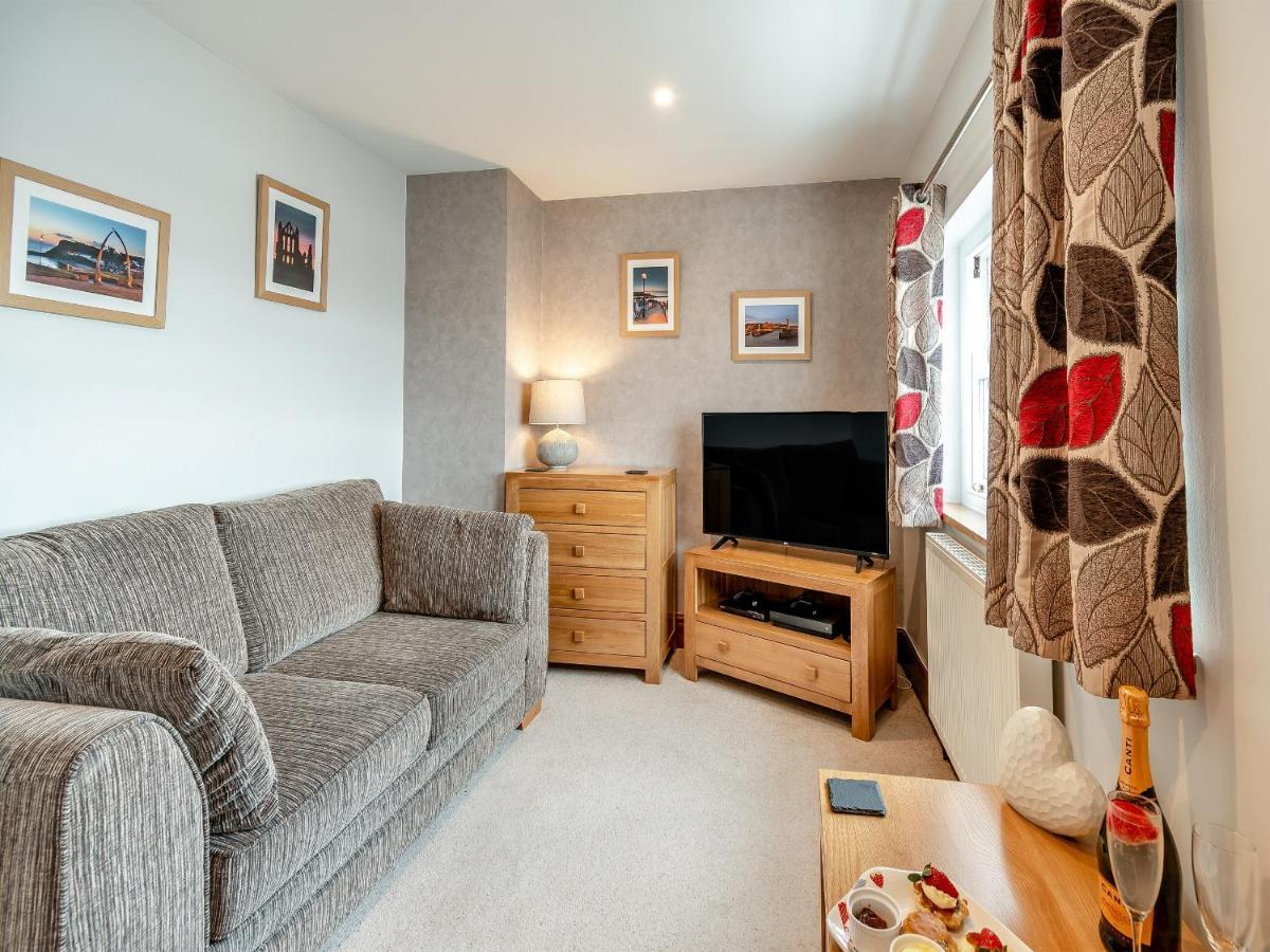 Nans Cottage - Uk43350 휫비 외부 사진